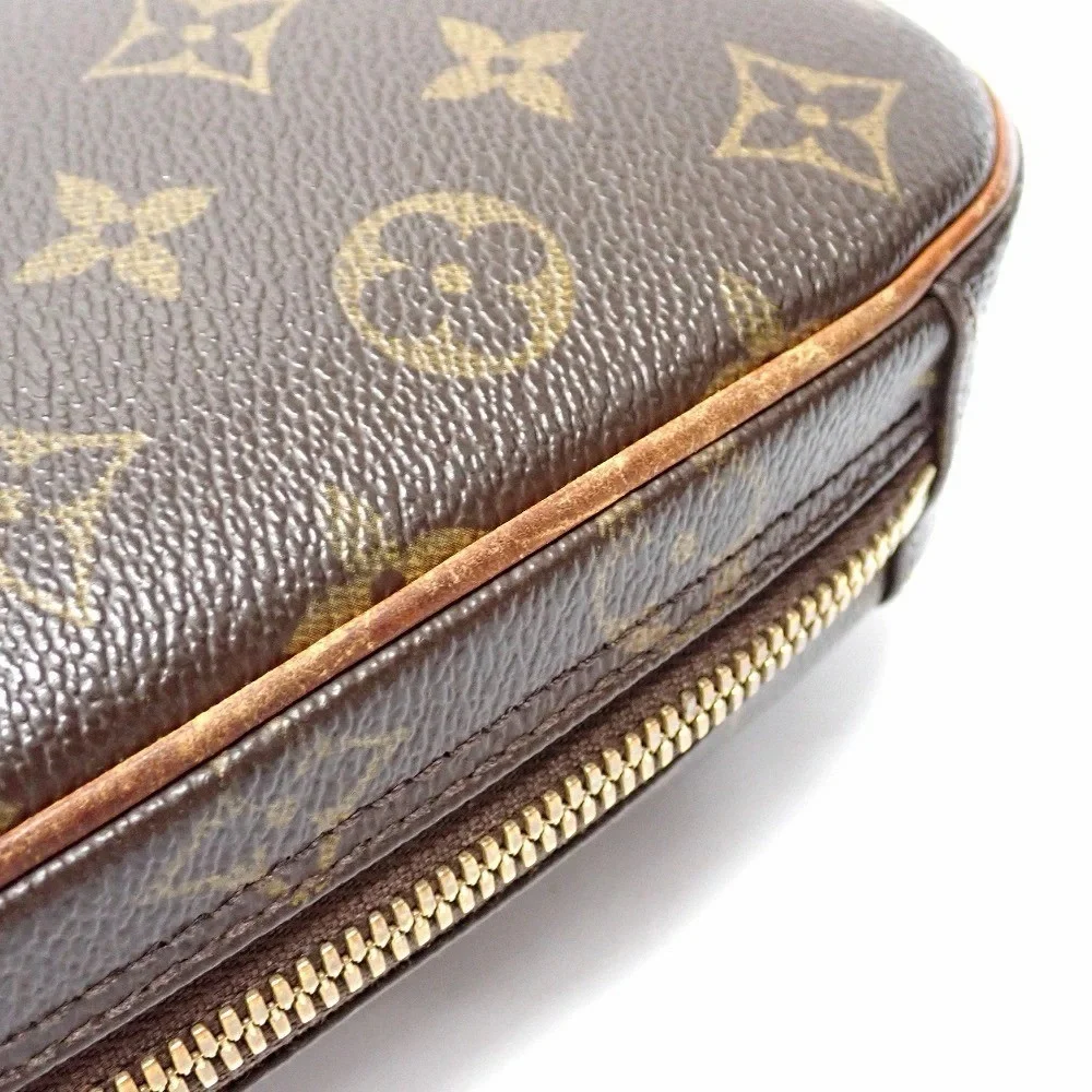 LOUIS VUITTON Pochette Gange Monogram Crossbody Shoulder Bag - Picture 4 of 16